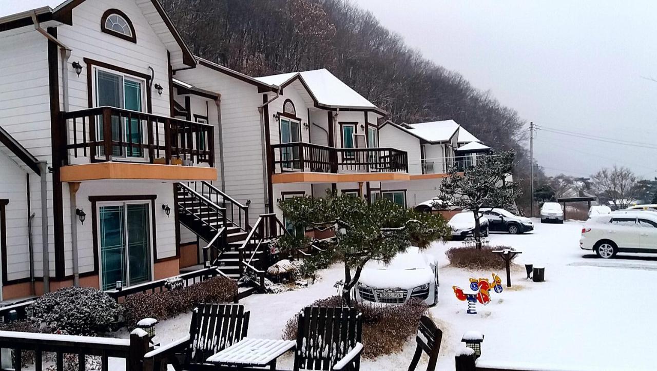 Forest Of Color Pension Hongcheon Exterior foto