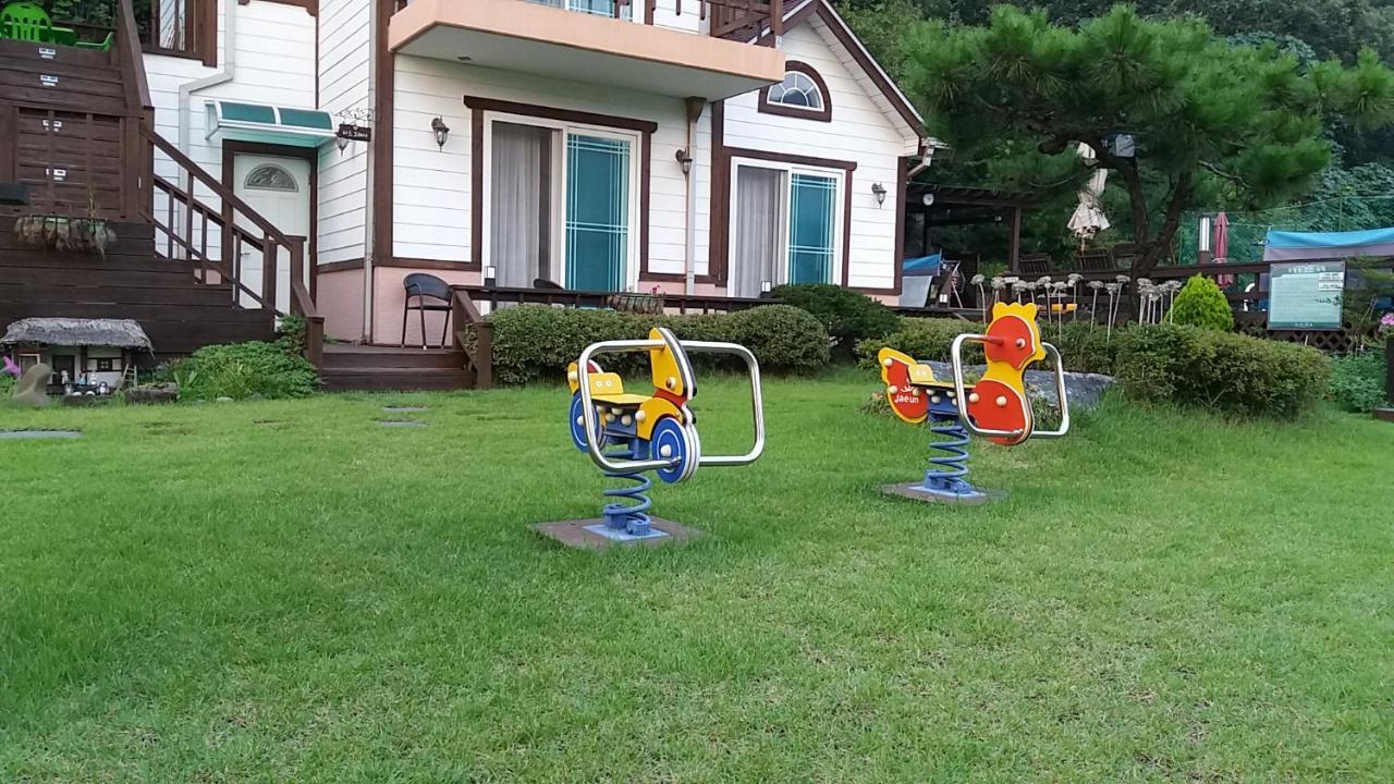 Forest Of Color Pension Hongcheon Exterior foto