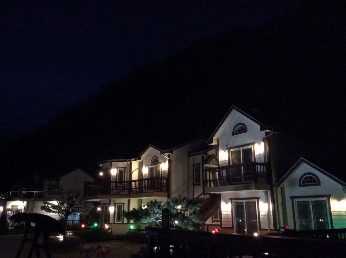 Forest Of Color Pension Hongcheon Exterior foto
